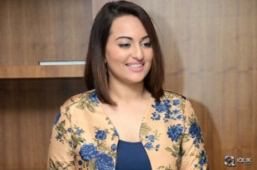 Sonakshi Sinha Interview About Lingaa Movie